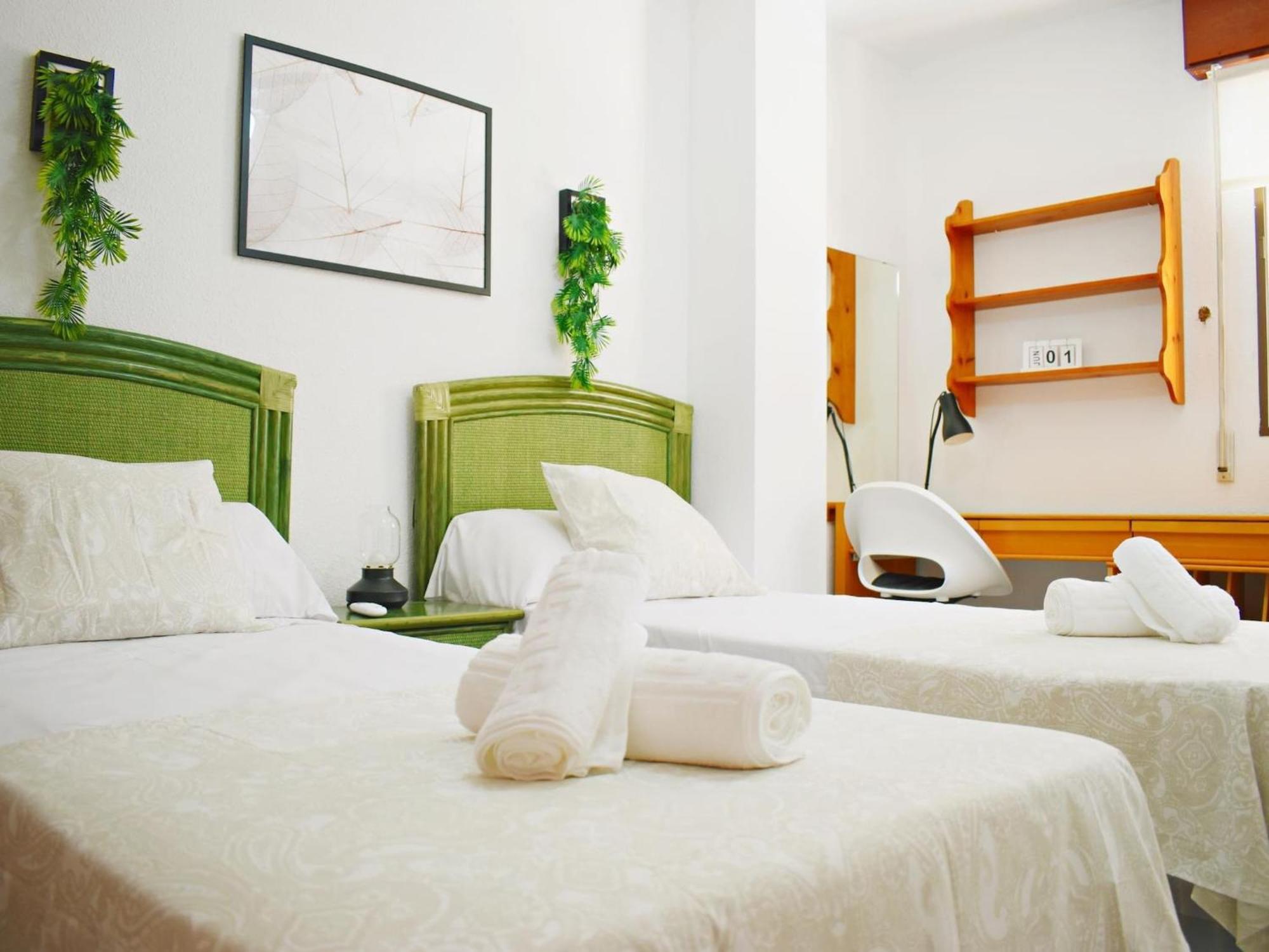 Amplio y luminoso apartamento cerca del centro y la playa con piscina y parking privado Málaga Exterior foto