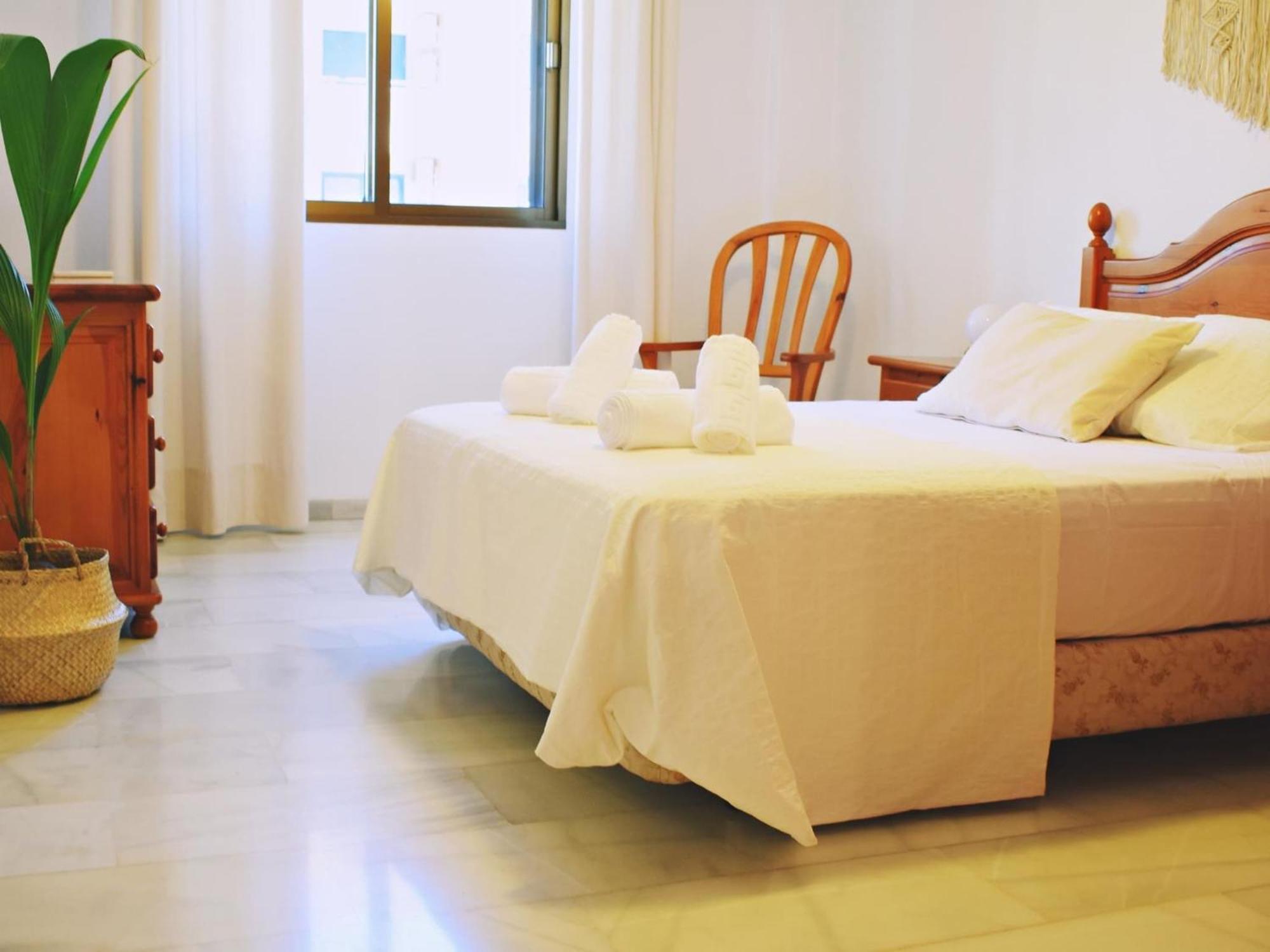 Amplio y luminoso apartamento cerca del centro y la playa con piscina y parking privado Málaga Exterior foto