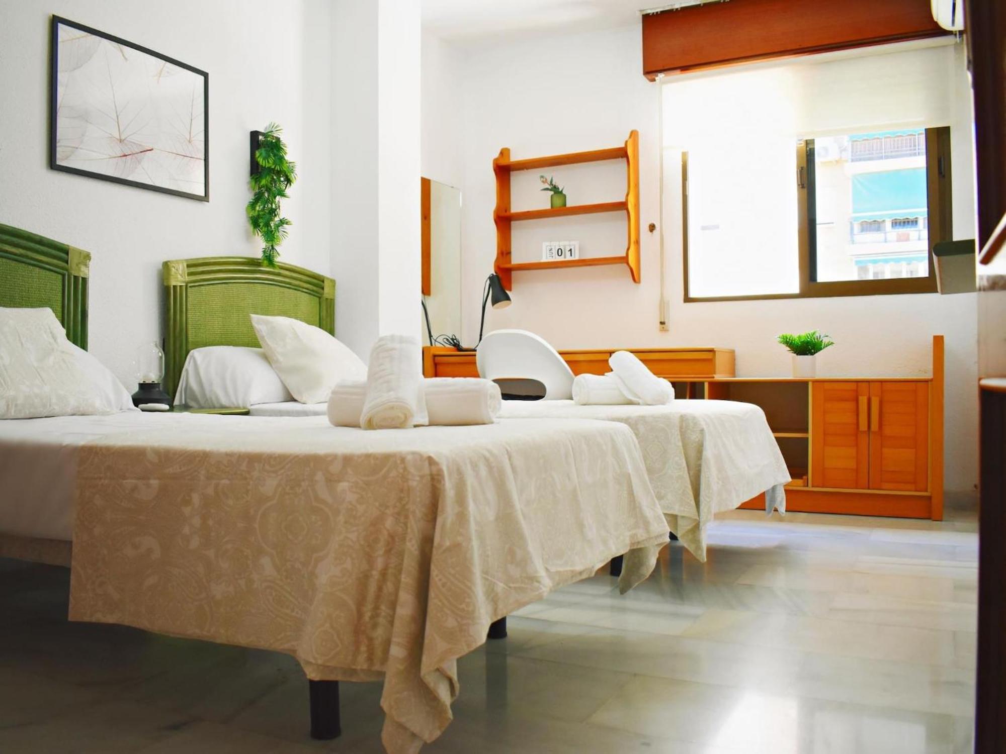 Amplio y luminoso apartamento cerca del centro y la playa con piscina y parking privado Málaga Exterior foto